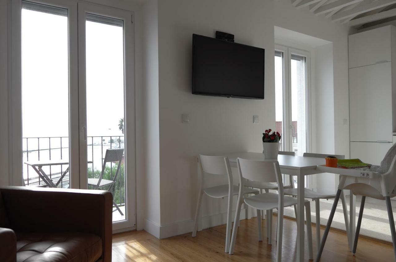 Ocean View Penthouse Apartment Paco de Arcos Bagian luar foto